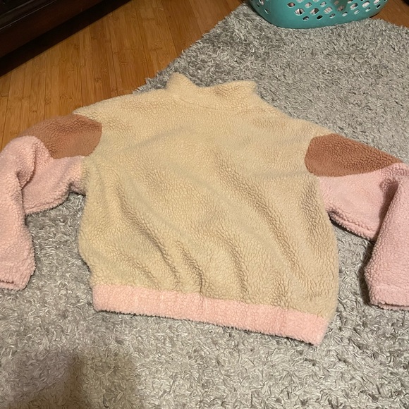 Fuzzy jacket - Picture 3 of 4